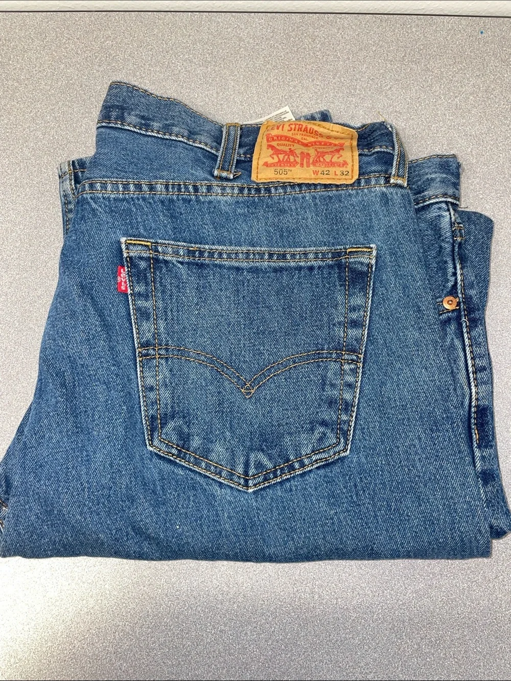 Levi's 505 Straight Leg Men's Jeans in Medium Blue Denim 42x32